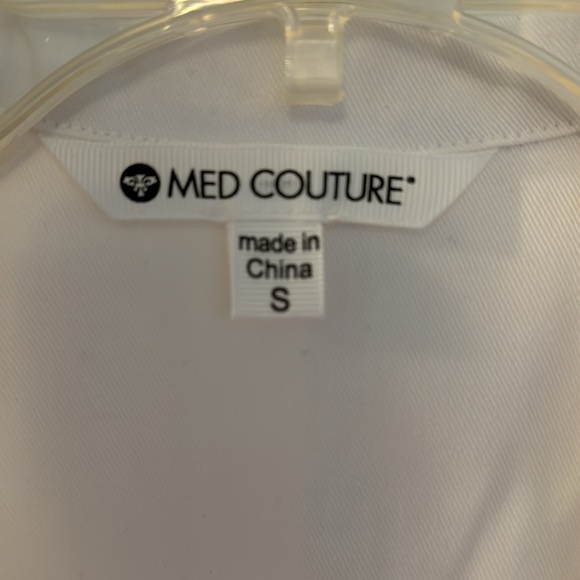 Small white lab coat, tags on, never worn - Picture 3 of 4